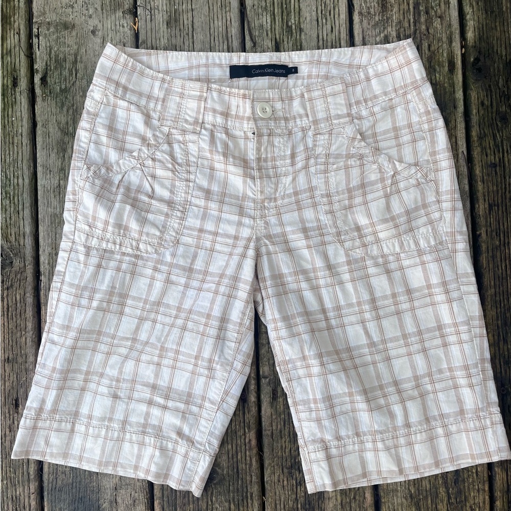Calvin Klein Jeans Women's Plaid Bermudas - Cream and Pink Vintage Y2K cute